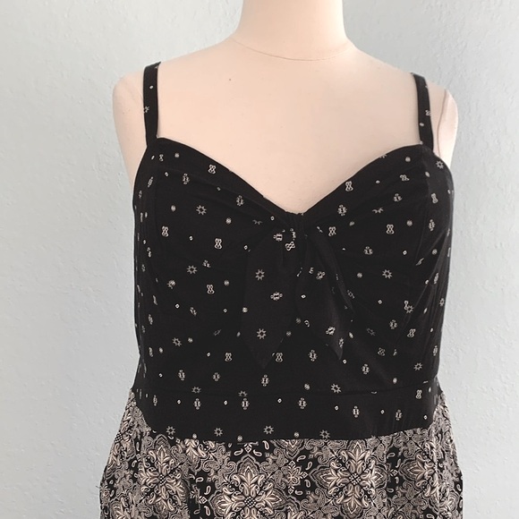 Torrid Geo Print Challis Tie Front Culotte Jumpsuit - Picture 6 of 15